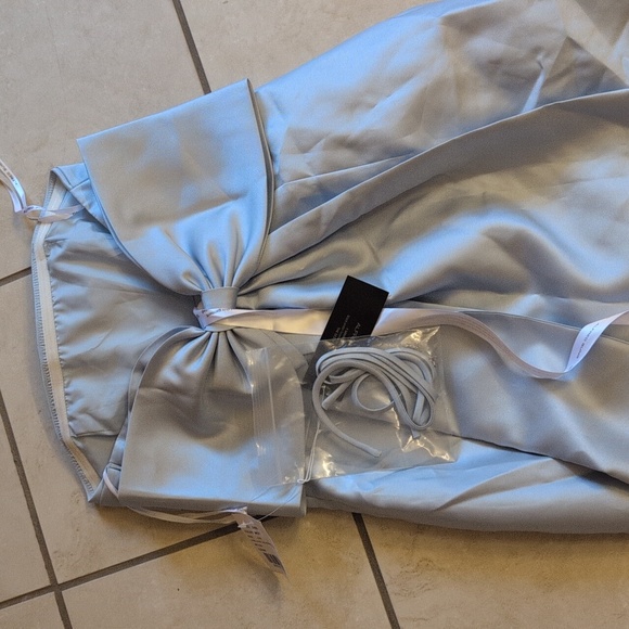 NWT Alfred Sung Column Maxi Dress Bow On Back Mist Blue Size 10 - Picture 3 of 12